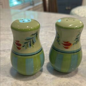 Southern Living At Home/Gail Pittman Provence salt & pepper shaker NIB